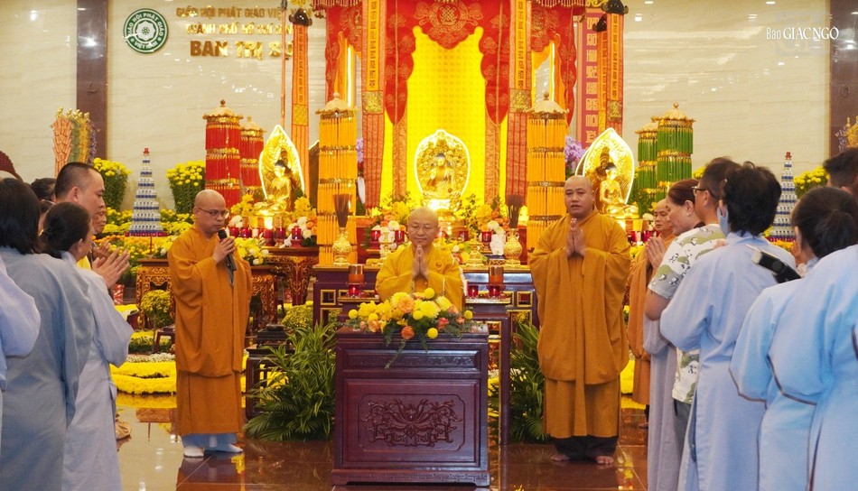 Thượng tọa Thích Nhật Từ tại Pháp hội Thượng tọa Thích Nhật Từ tại Pháp hội