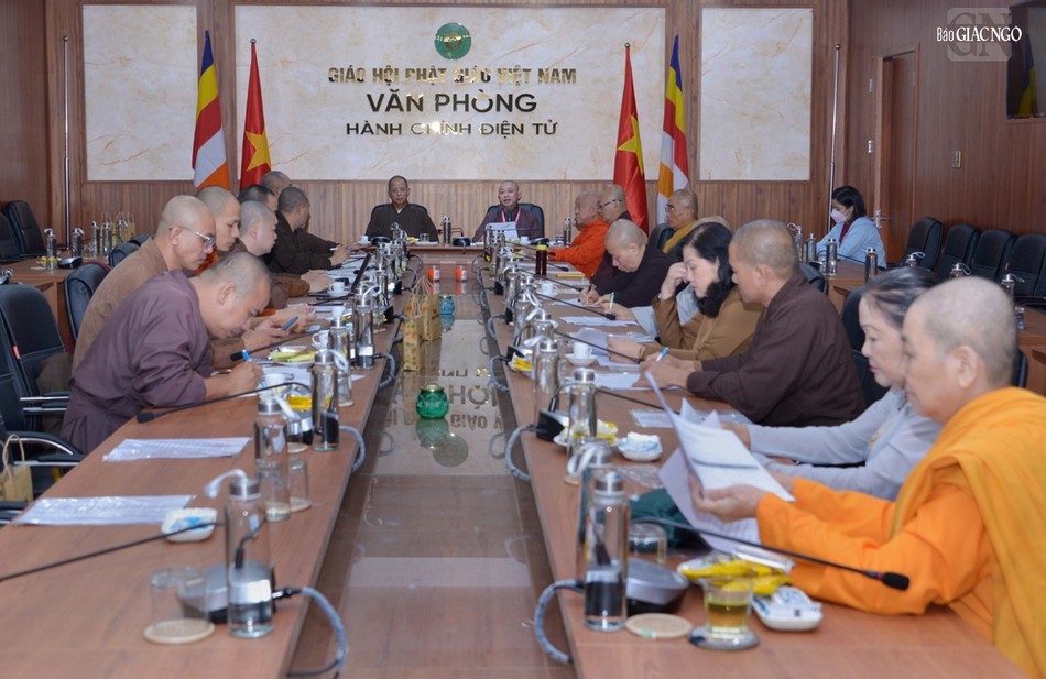 Chư tôn đức tham dự phiên họp