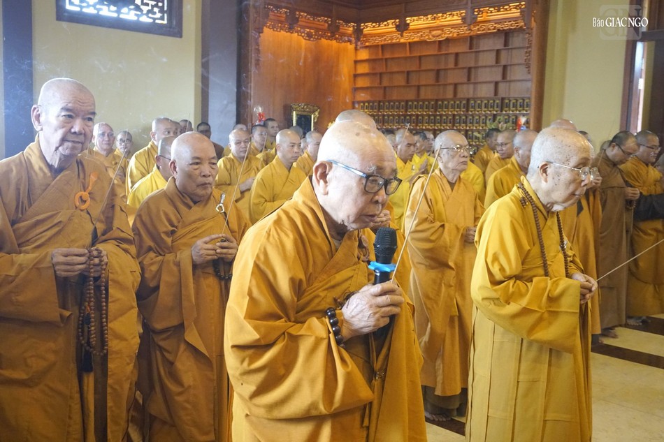 Hòa thượng Thích Như tín dâng lời tưởng niệm Hòa thượng Thích Như tín dâng lời tưởng niệm