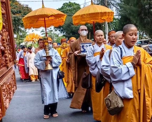 Di quan, đến nơi Trà-tỳ - Ảnh: PGCG Di quan, đến nơi Trà-tỳ - Ảnh: PGCG