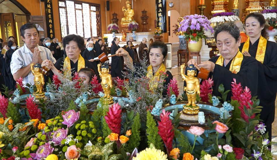 Trang nghiêm và thành kính Trang nghiêm và thành kính