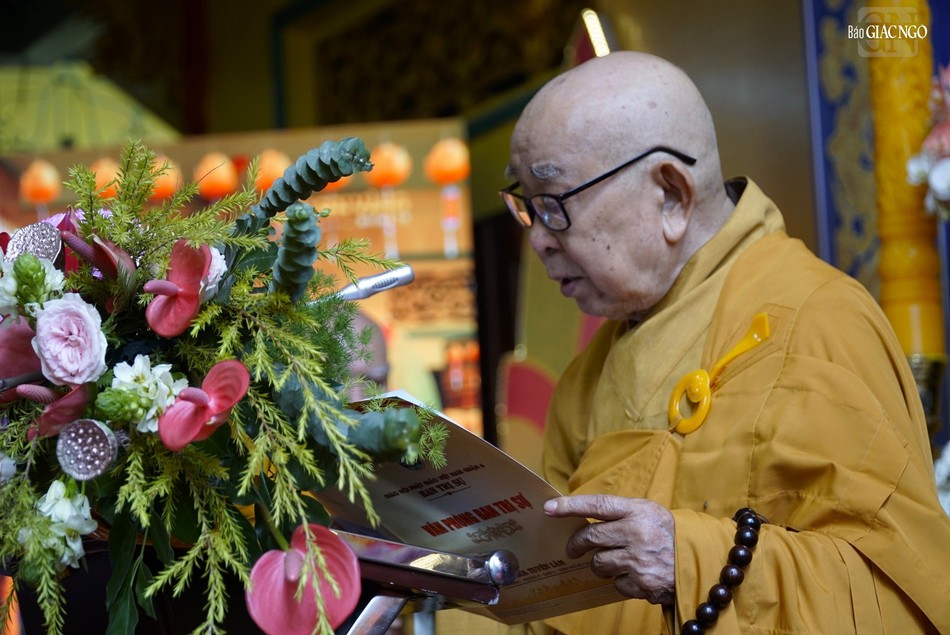 Hòa thượng Thích Như Tín tuyên đọc Thông điệp Đại lễ Phật đản Phật lịch 2567 của Đức Pháp chủ GHPGVN
