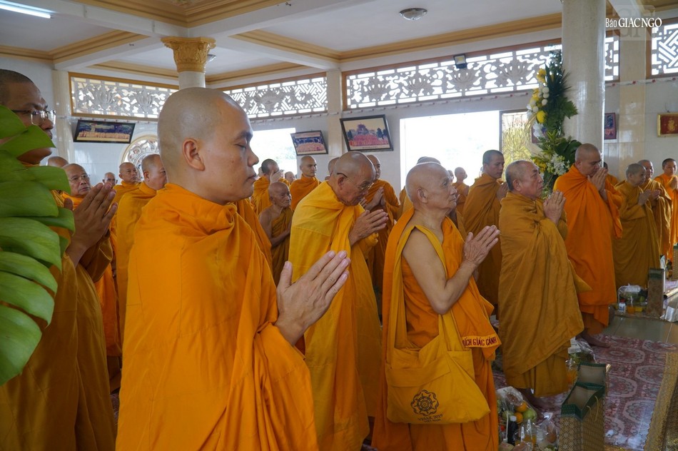 Chư tôn đức Tăng thành kính tưởng niệm Chư tôn đức Tăng thành kính tưởng niệm