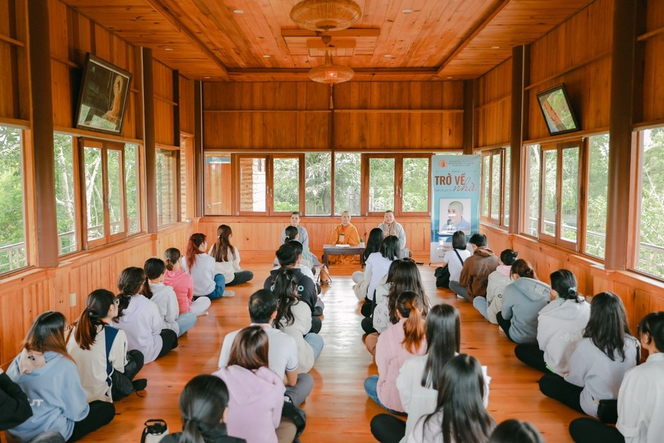 Workshop các chủ đề khác nhau, tạo cơ hội cho các bạn trẻ trải lòng