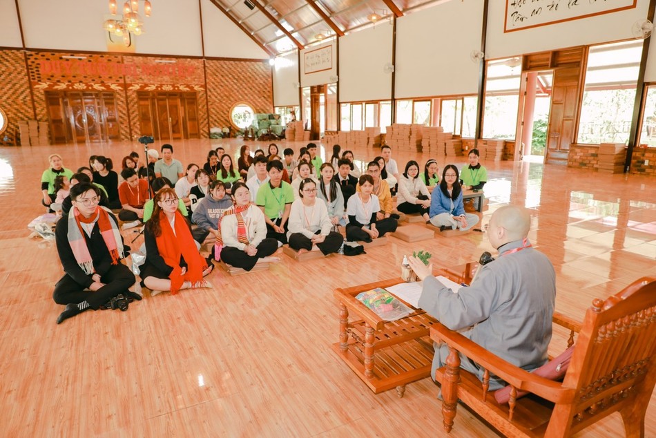 Lắng nghe và thấu hiểu