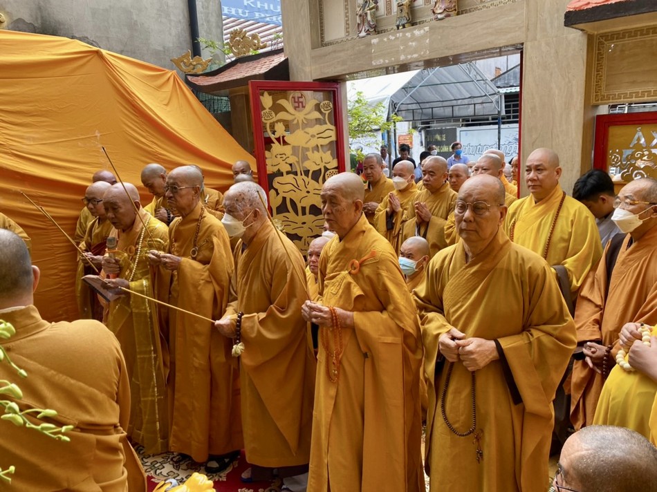 Chư tôn đức niêm hương tưởng niệm Chư tôn đức niêm hương tưởng niệm