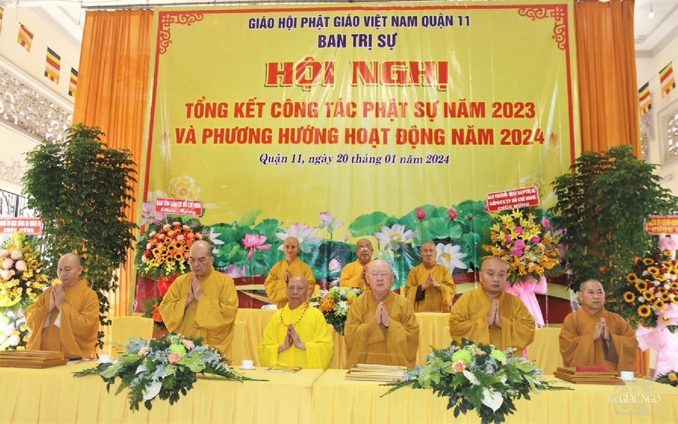 Chư tôn đức niệm Phật cầu gia hộ