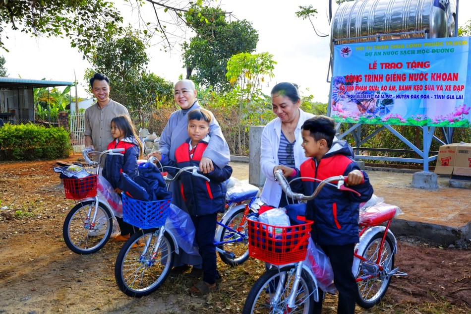 Cùng em đến trường Cùng em đến trường