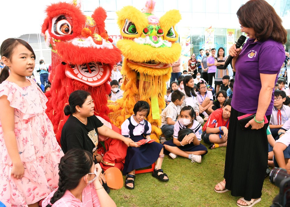 Các em thiếu nhi được chơi, được sự quan tâm và nhận được yêu thương của tất cả mọi người Các em thiếu nhi được chơi, được sự quan tâm và nhận được yêu thương của tất cả mọi người