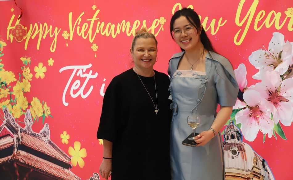 Bà Lesley Bleakley - Chủ tịch của Blue Dragon Children’s Foundation UK tham gia chương trình Bà Lesley Bleakley - Chủ tịch của Blue Dragon Children’s Foundation UK tham gia chương trình