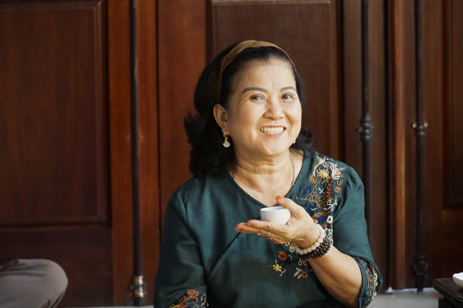 Chén trà hạnh phúc trong ngày đầu xuân nơi của thiền Chén trà hạnh phúc trong ngày đầu xuân nơi của thiền