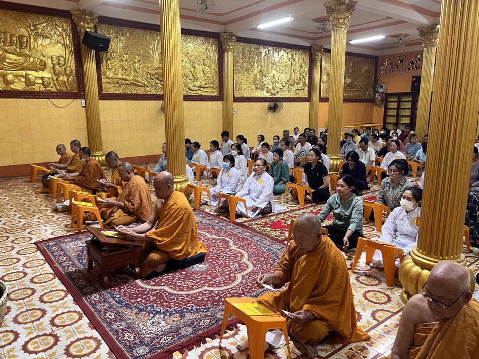 Phật tử hệ phái Khất sỹ về tịnh xá Lộc Uyển tham dự pháp hội Dược sư, cầu an đầu Xuân Giáp Thìn 2024 Phật tử hệ phái Khất sỹ về tịnh xá Lộc Uyển tham dự pháp hội Dược sư, cầu an đầu Xuân Giáp Thìn 2024