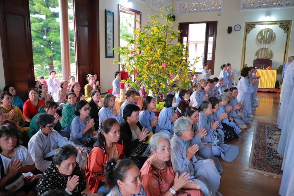 Hơn 200 Phật tử tham gia hành hương Hơn 200 Phật tử tham gia hành hương