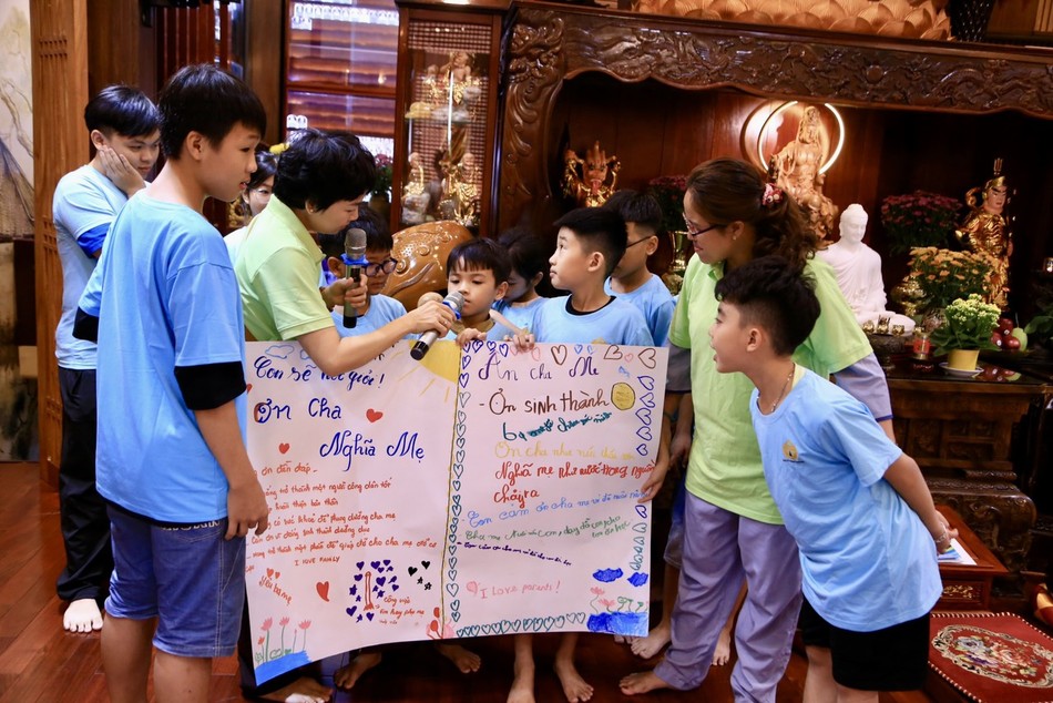 Các em học Phật pháp để nuôi dưỡng và mở rộng tình yêu thương Các em học Phật pháp để nuôi dưỡng và mở rộng tình yêu thương