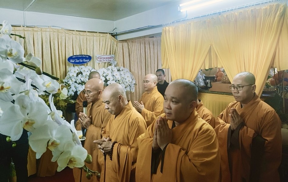 Phái đoàn Ban Trị sự GHPGVN TP.HCM viếng tang Ni trưởng Như Ý Phái đoàn Ban Trị sự GHPGVN TP.HCM viếng tang Ni trưởng Như Ý