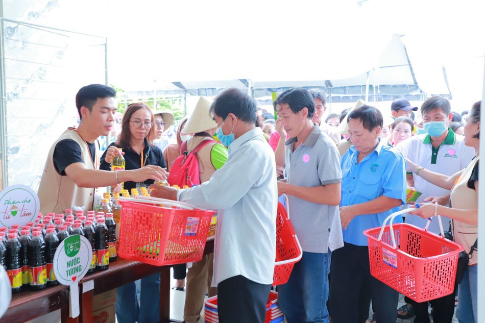 Mua nhiều thực phẩm tự chọn