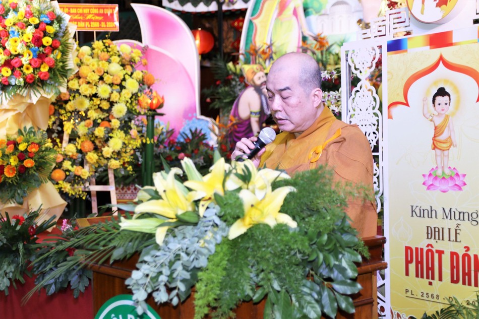 Thượng tọa Thích Truyền Cường đọc Diễn văn Phật đản Phật lịch 2568 của Trưởng lão Hòa thượng Chủ tịch Hội đồng Trị sự