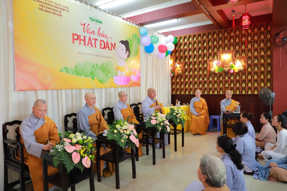 Hơn 100 Phật tử tham dự tọa đàm, tìm hiểu về văn hóa Phật đản tại chùa Long Phước Hơn 100 Phật tử tham dự tọa đàm, tìm hiểu về văn hóa Phật đản tại chùa Long Phước