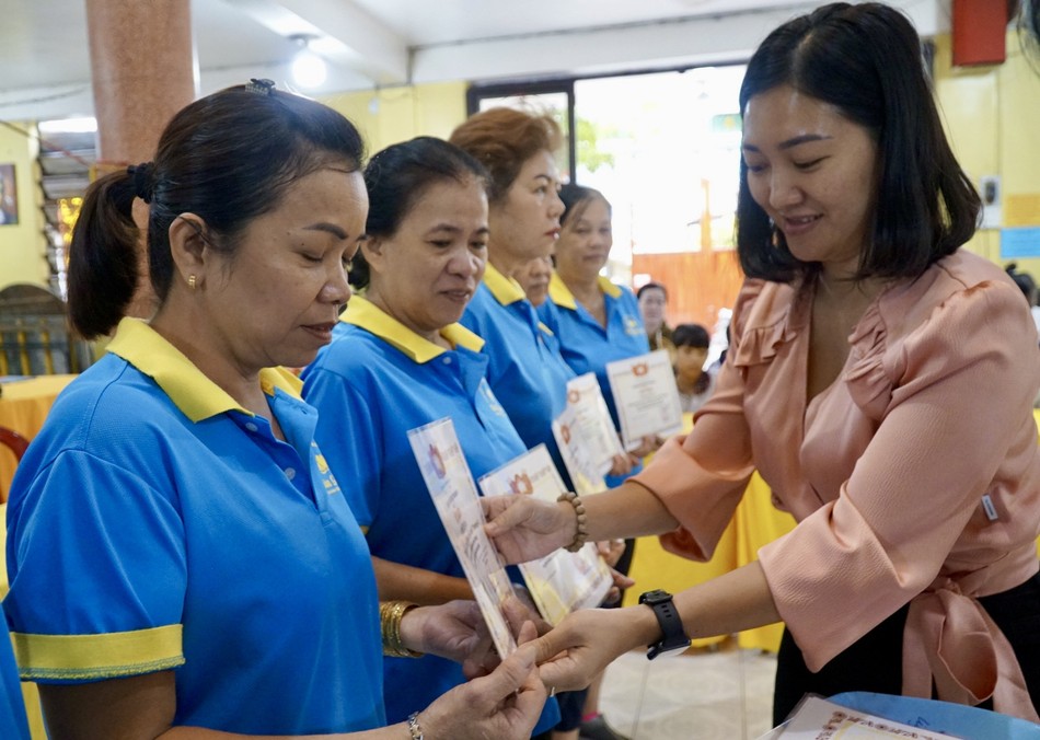 Bằng khen - sự ghi nhận của Ủy ban MTTQVN Q.11 dành cho việc làm tốt đẹp của thành viên câu lạc bộ đóng góp cho xã hội