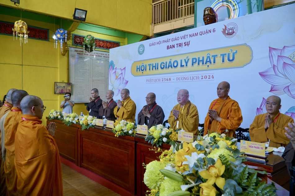 Niềm hỷ lạc tại điểm thi giáo lý chùa Tuyền Lâm, Q.6