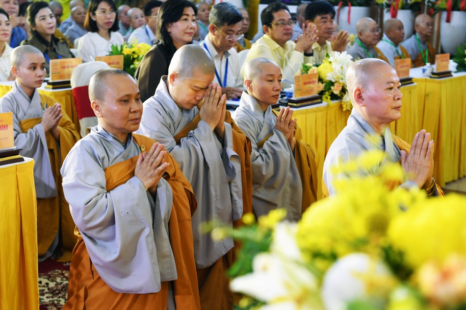 Ni trưởng Thích nữ Huệ Tuyến tại lễ bổ nhiệm Ni trưởng Thích nữ Huệ Tuyến tại lễ bổ nhiệm