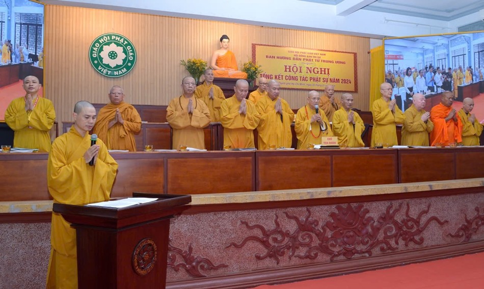 Chư tôn đức niệm Phật cầu gia bị Chư tôn đức niệm Phật cầu gia bị