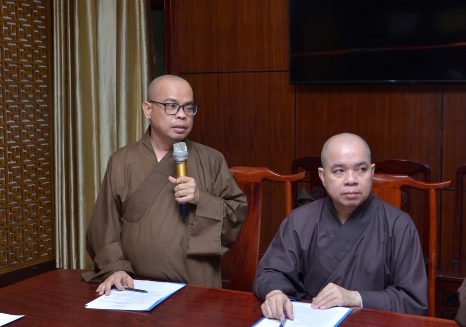 Đại đức Thích Thiện Châu, Phó ban kiêm Thư ký Ban Kiểm soát TP báo cáo Đại đức Thích Thiện Châu, Phó ban kiêm Thư ký Ban Kiểm soát TP báo cáo