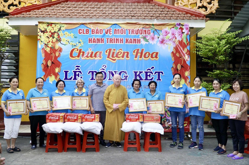 Ghi nhận sự đóng góp của thành viên câu lạc bộ dành cho hoạt động chung tay bảo vệ môi trường xanh, sạch Ghi nhận sự đóng góp của thành viên câu lạc bộ dành cho hoạt động chung tay bảo vệ môi trường xanh, sạch