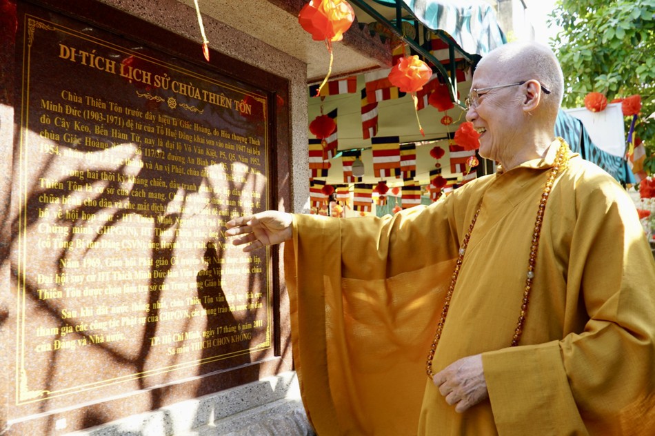 Hòa thượng Thích Chơn Không giới thiệu về lịch sử cố Hòa thượng Thích Minh Đức, vị khai sơn chùa Thiên Tôn Hòa thượng Thích Chơn Không giới thiệu về lịch sử cố Hòa thượng Thích Minh Đức, vị khai sơn chùa Thiên Tôn