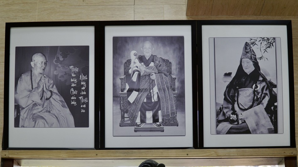 Chùa còn là nơi thờ tự Trưởng lão Hòa thượng Thích Thiện Chơn, Thành viên Hội đồng Chứng minh, Chứng minh Ban Trị sự GHPGVN TP.HCM Chùa còn là nơi thờ tự Trưởng lão Hòa thượng Thích Thiện Chơn, Thành viên Hội đồng Chứng minh, Chứng minh Ban Trị sự GHPGVN TP.HCM