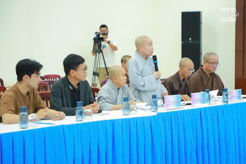 Ni sư Thích nữ Như Nguyệt phát biểu Ni sư Thích nữ Như Nguyệt phát biểu