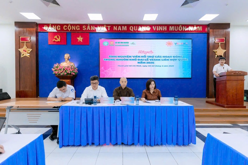 Thượng tọa Thích Quang Thạnh trực tiếp phỏng vấn và tuyển chọn tình nguyện viên phục vụ Đại lễ Vesak Liên Hiệp Quốc 2025 tại TP.HCM - Ảnh: BTC Thượng tọa Thích Quang Thạnh trực tiếp phỏng vấn và tuyển chọn tình nguyện viên phục vụ Đại lễ Vesak Liên Hiệp Quốc 2025 tại TP.HCM - Ảnh: BTC