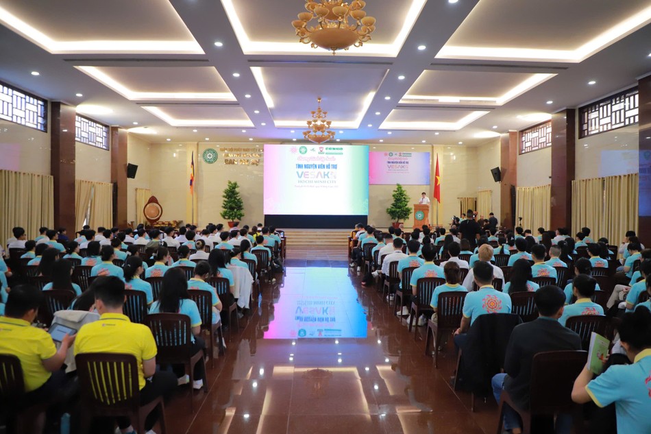 Quang cảnh khai mạc khóa tập huấn tình nguyện viên Quang cảnh khai mạc khóa tập huấn tình nguyện viên