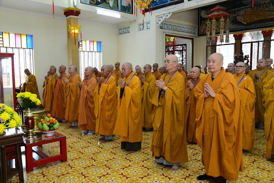 Chư Tăng đảnh lễ Tam bảo Chư Tăng đảnh lễ Tam bảo