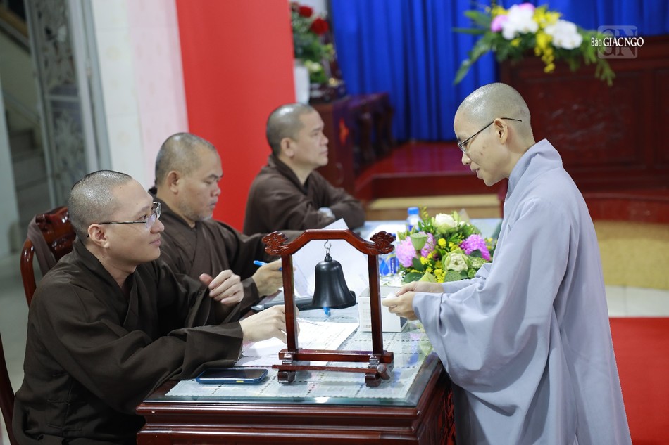 Thí sinh bốc thăm đề tài dự thi