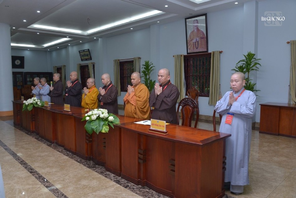 Chư tôn đức Hội đồng tuyển sinh