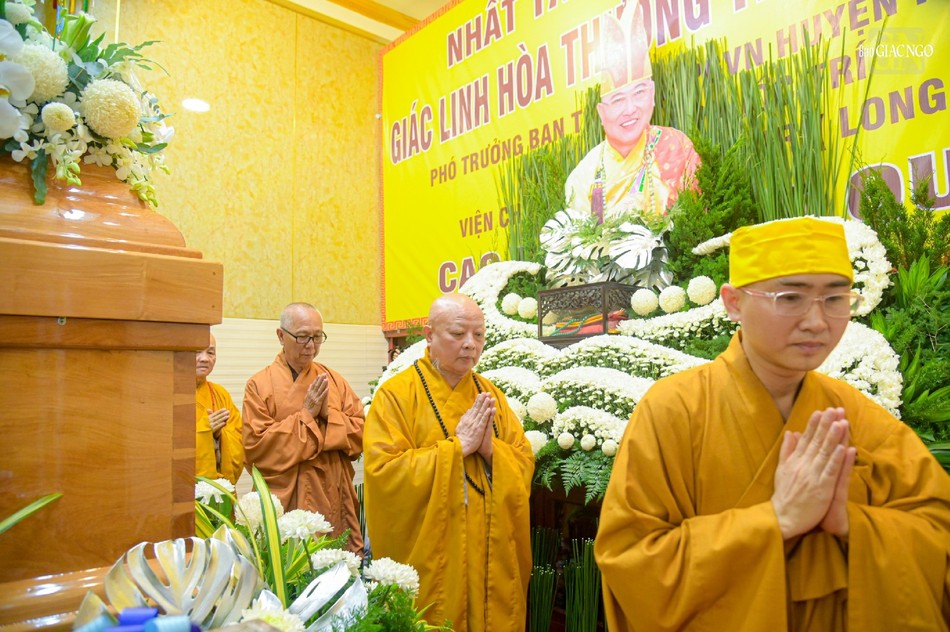 Hữu nhiễu kim quan tiễn biệt Hòa thượng Thích Chơn Trí