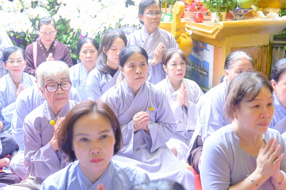 ... và Phật tử thọ tang ... và Phật tử thọ tang