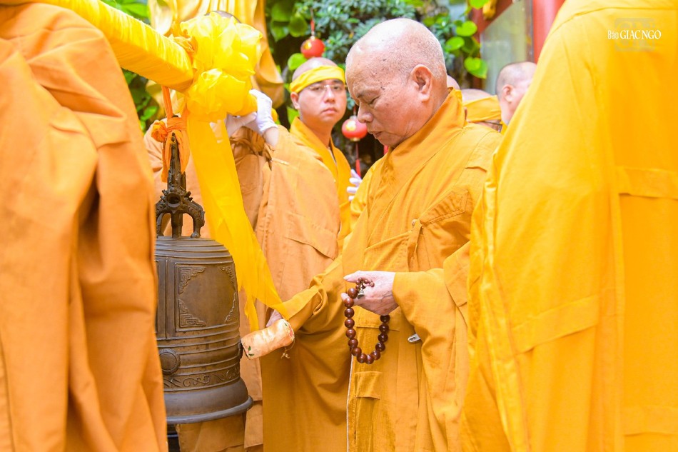 Hòa thượng Thích Thiện Minh chấp chung lệnh