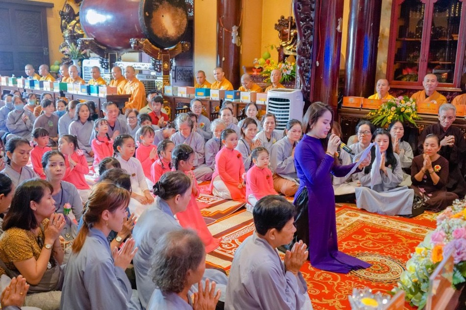 Phật tử Mỹ Thương đọc cảm niệm Vu lan Phật tử Mỹ Thương đọc cảm niệm Vu lan