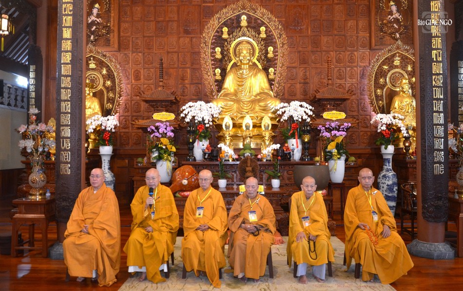 Hòa thượng Thích Viên Giác ban đạo từ