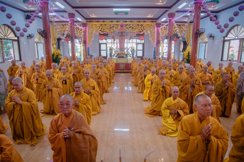 Đại chúng phát lồ sám hối