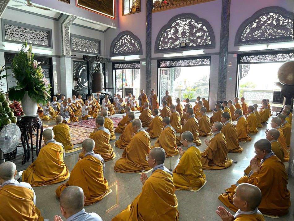 Lễ Tự tứ của chư Ni trường hạ tổ đình Kim Sơn