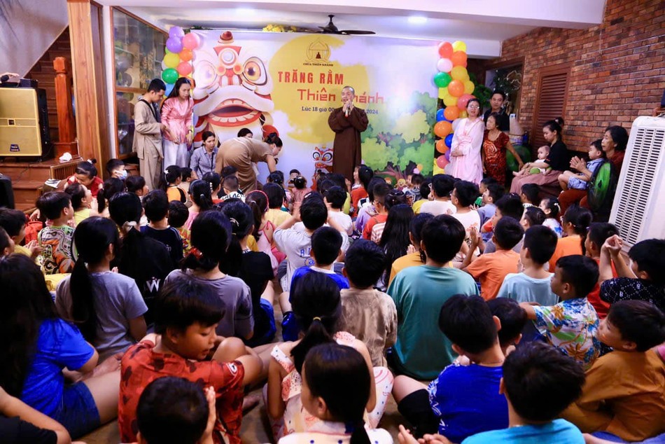 Đại đức Thích Minh Thạnh tổ chức game show &quot;Đêm hội Trung thu&quot; tại chùa Thiên Khánh