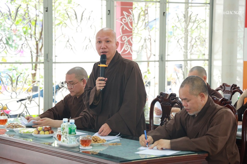 Thượng tọa Thích Minh Thành, Trưởng ban Hoằng pháp Phật giáo Q.Bình Thạnh đóng góp ý kiến Thượng tọa Thích Minh Thành, Trưởng ban Hoằng pháp Phật giáo Q.Bình Thạnh đóng góp ý kiến