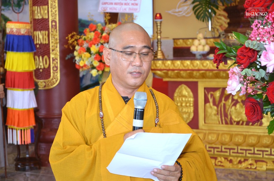 Thượng tọa Thích Lệ Tâm báo cáo tiến trình xây dựng Thượng tọa Thích Lệ Tâm báo cáo tiến trình xây dựng