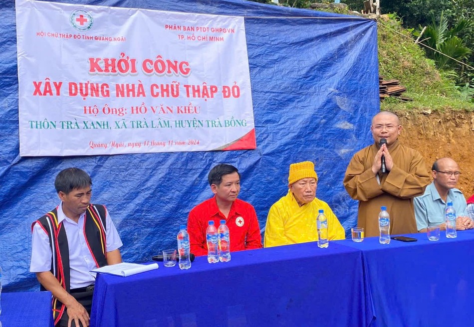 Đại đức Thích Tâm Nhơn phát biểu Đại đức Thích Tâm Nhơn phát biểu