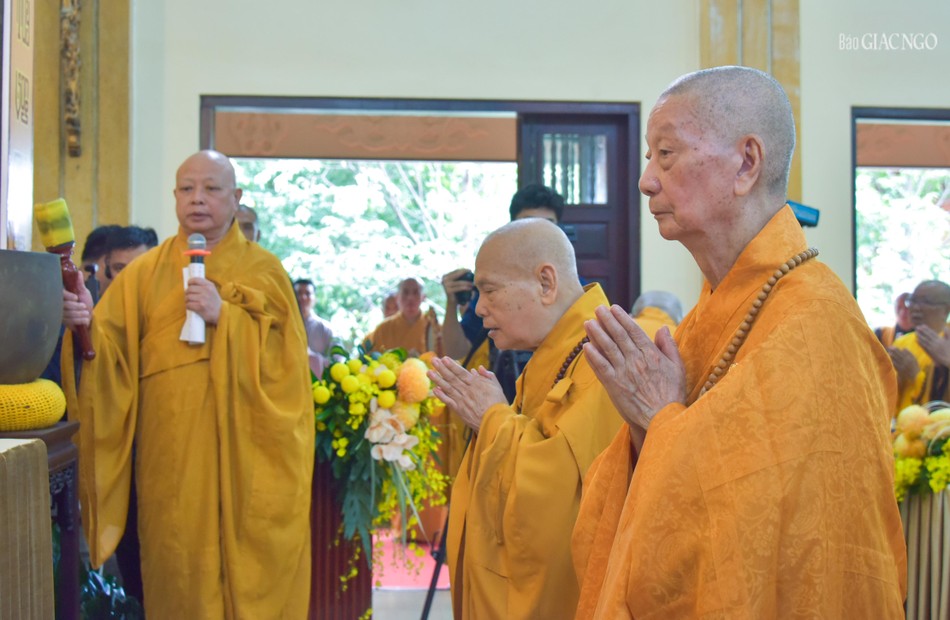 Chư tôn giáo phẩm đồng tụng Tứ hoằng thệ nguyện Chư tôn giáo phẩm đồng tụng Tứ hoằng thệ nguyện