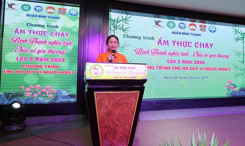 Bà Nguyễn Thu Hương phát biểu Bà Nguyễn Thu Hương phát biểu