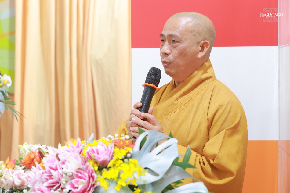 Thượng tọa Thích Tâm Chơn phát biểu khai mạc Thượng tọa Thích Tâm Chơn phát biểu khai mạc